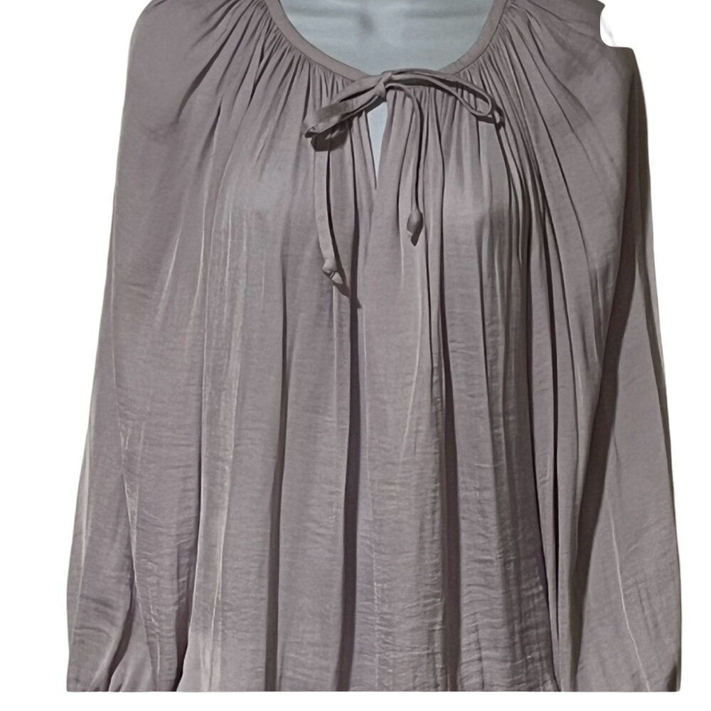 NWOT Beautiful lavender JLo blouse